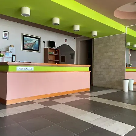 Ljetni Raj Motel Baska Voda